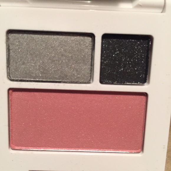 CLINIQUE Eye and Cheek Color Compact - Picture 3 of 5